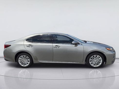Used 2017 Lexus ES 350 w/ Premium Package FWD image 4