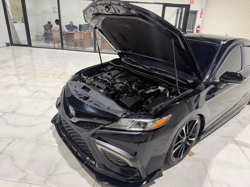 Used 2020 Toyota Camry SE w/ Convenience Package image 5