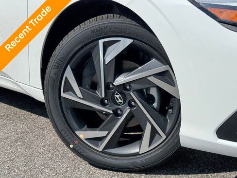 Used 2025 Hyundai Elantra Sport image 4