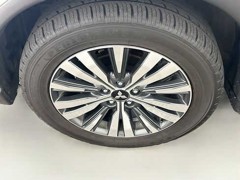 Used 2020 Mitsubishi Outlander SEL AWD/4WD image 11