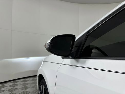 Used 2019 Toyota Corolla SE image 22