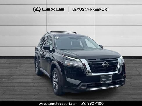Used 2023 Nissan Pathfinder SL AWD/4WD image 1