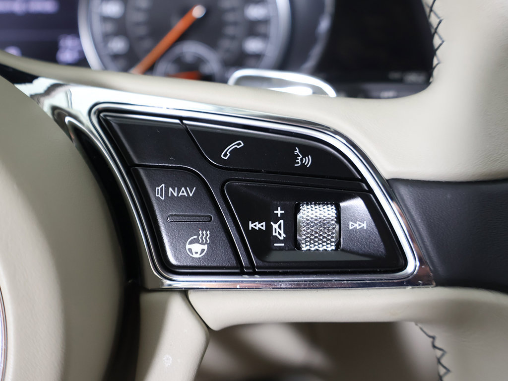 Used 2020 Bentley Bentayga Plug-In Hybrid AWD/4WD image 54