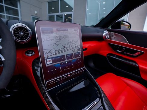 Used 2022 Mercedes-Benz SL 63 AMG 4MATIC image 46