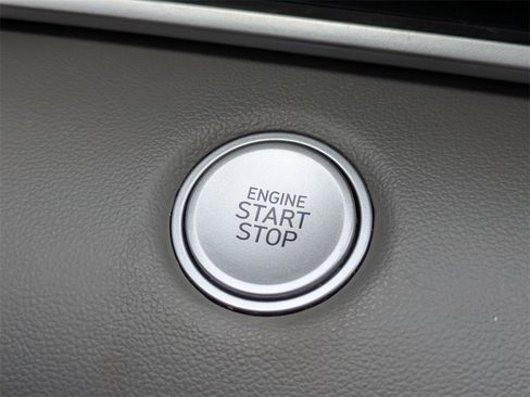 Used 2023 Hyundai Elantra SEL image 26