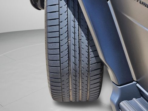 Certified 2025 Mercedes-Benz G 63 AMG 4MATIC image 32