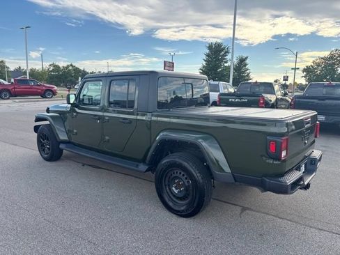 Used 2022 Jeep Gladiator Sport AWD/4WD image 5