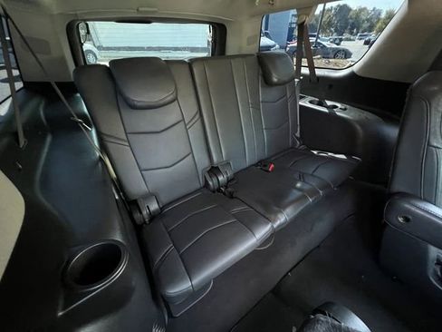 Used 2019 Cadillac Escalade ESV image 40