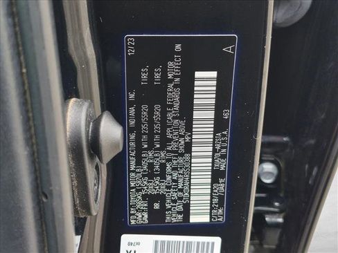 Used 2024 Toyota Highlander XSE FWD image 25