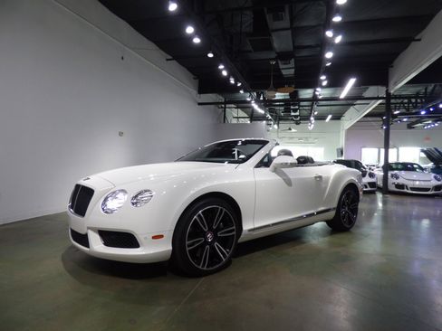 Used 2013 Bentley Continental GT image 3