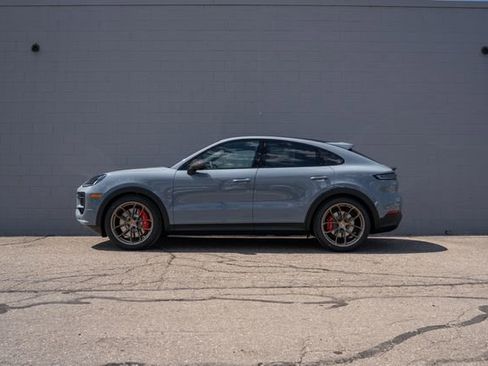 New 2026 Porsche Cayenne GTS AWD/4WD image 2