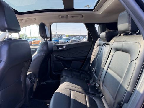 Used 2022 Ford Escape Titanium AWD/4WD image 16