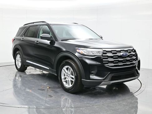 New 2025 Ford Explorer Active image 1