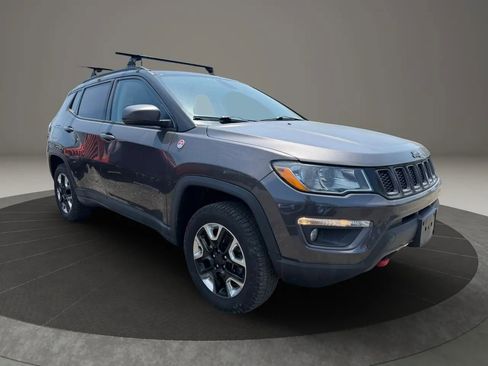 Used 2017 Jeep Compass Trailhawk w/ Popular Equipment Group AWD/4WD image 3