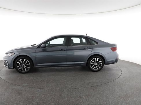 Used 2025 Volkswagen Jetta SE image 7