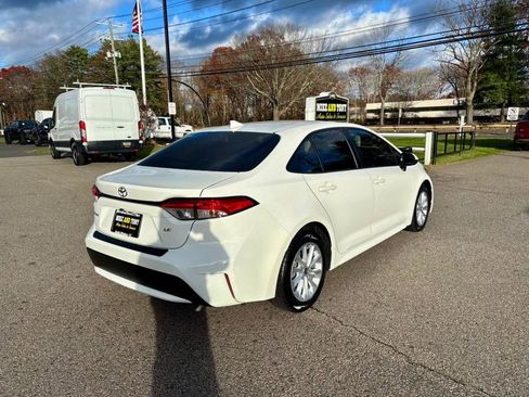 Used 2020 Toyota Corolla LE image 6