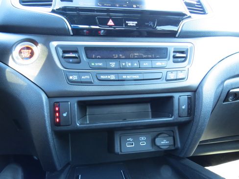 Used 2025 Honda Ridgeline TrailSport image 25
