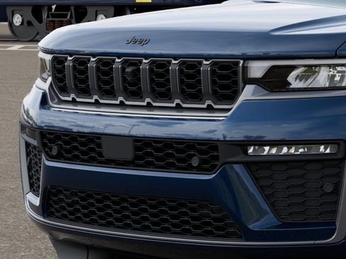New 2026 Jeep Grand Cherokee L Limited AWD/4WD image 11