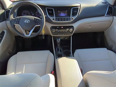 Used 2017 Hyundai Tucson SE image 19
