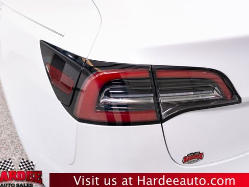 Used 2018 Tesla Model 3 Long Range image 9