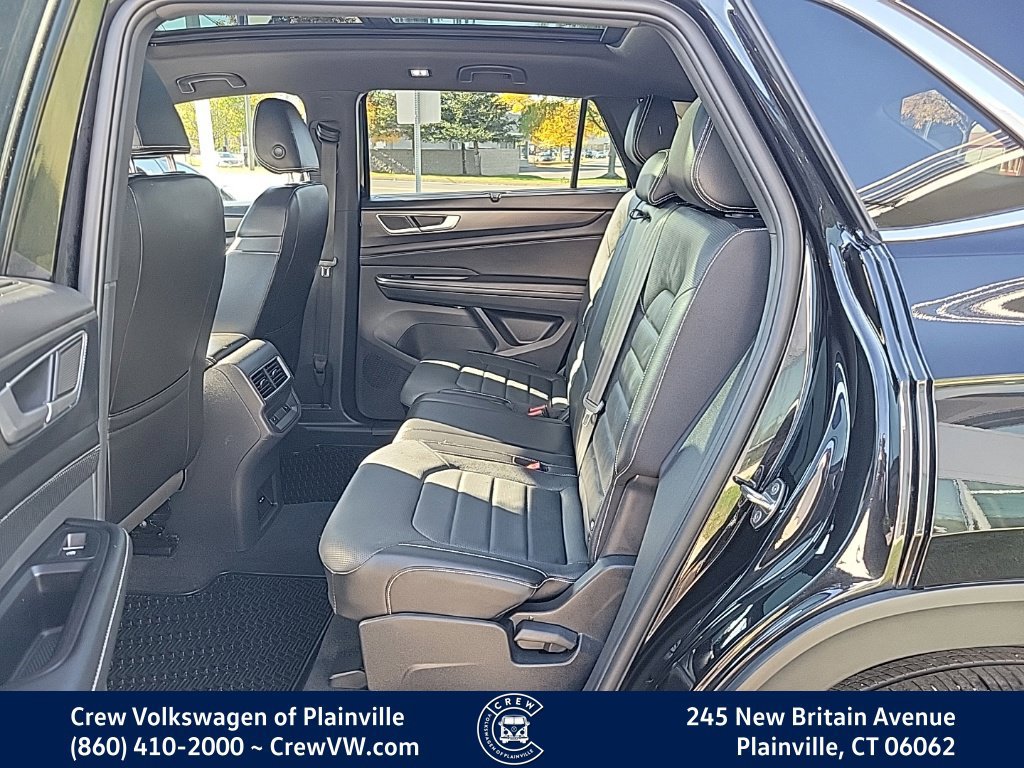 Certified 2024 Volkswagen Atlas Cross Sport SEL R-Line w/ Adventure Package AWD/4WD image 14