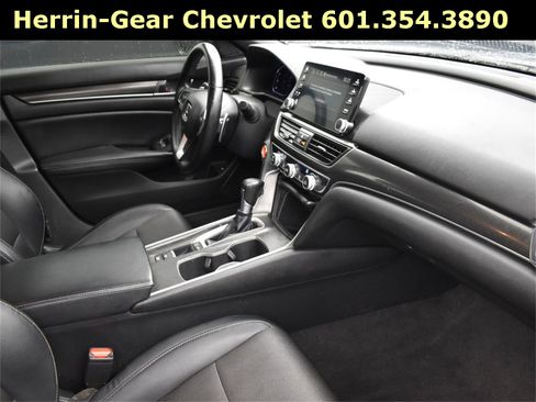 Used 2018 Honda Accord Sport image 23