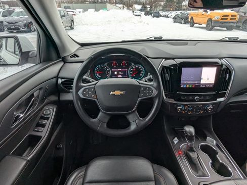 Used 2021 Chevrolet Traverse Premier image 17