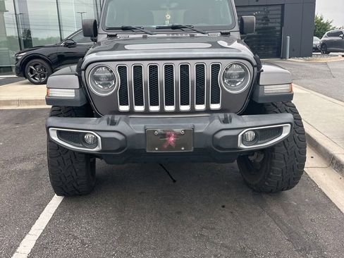 Used 2018 Jeep Wrangler Unlimited Sahara AWD/4WD image 19