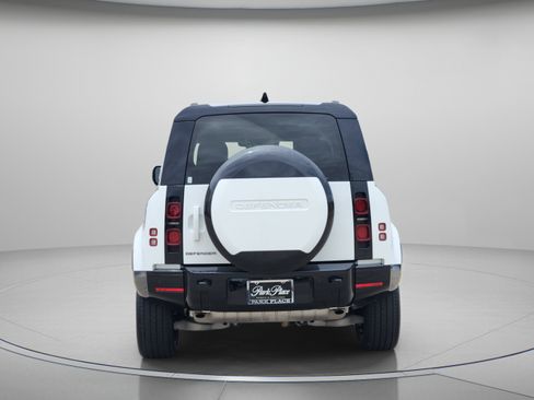 Certified 2024 Land Rover Defender 110 X-Dynamic SE AWD/4WD image 4