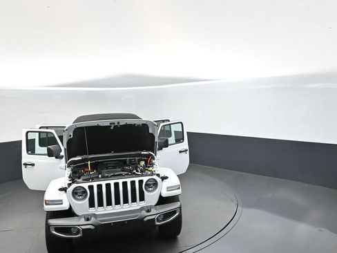 Used 2021 Jeep Wrangler Unlimited Sahara image 54