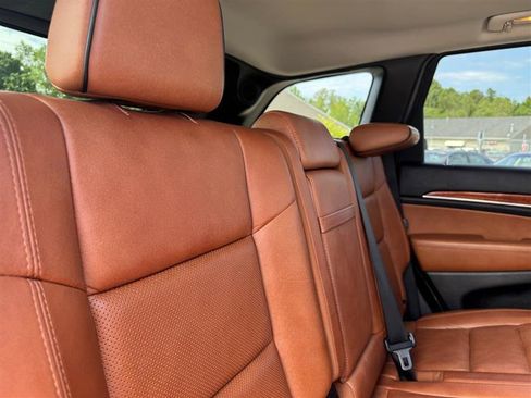 Used 2013 Jeep Grand Cherokee Overland image 18
