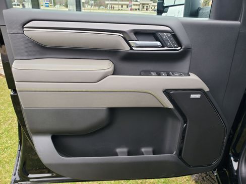 New 2026 Chevrolet Silverado 2500 ZR2 w/ LPO, Dark Essentials Package AWD/4WD image 7