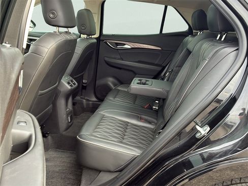 Used 2021 Buick Envision Avenir w/ Technology Package II image 25