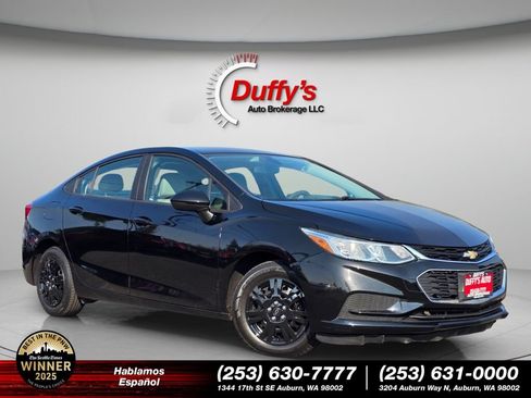Used 2017 Chevrolet Cruze LS FWD image 1