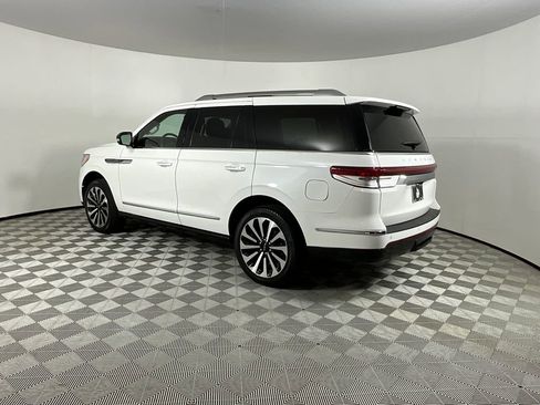 Used 2022 Lincoln Navigator Reserve image 3