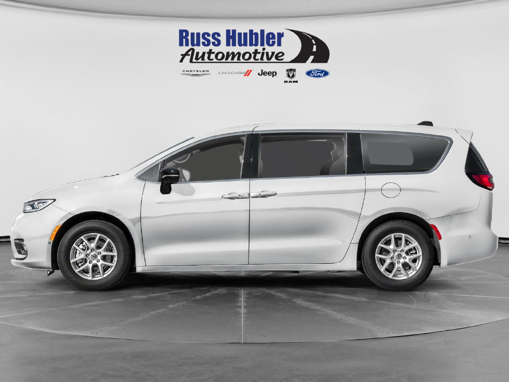 Used 2026 Chrysler Pacifica Select FWD image 3