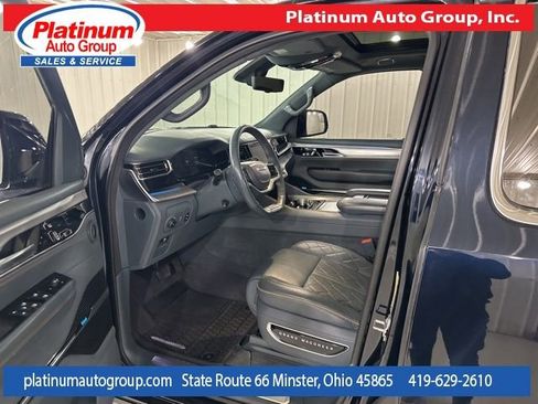 Used 2023 Jeep Grand Wagoneer L Series III w/ Rear Seat Video Group 1 AWD/4WD image 10