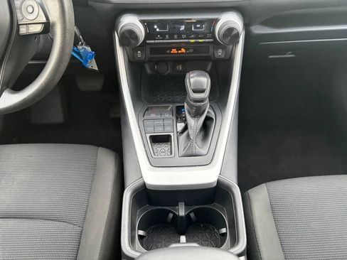 Used 2025 Toyota RAV4 LE AWD/4WD image 28