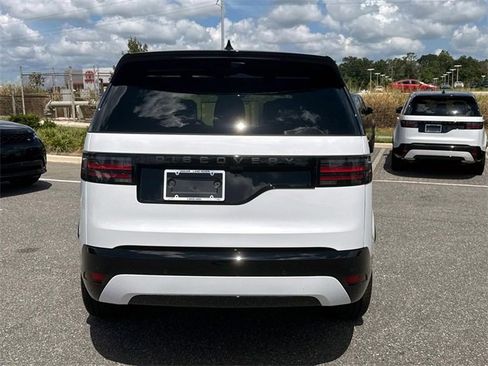 New 2025 Land Rover Discovery Dynamic SE image 5