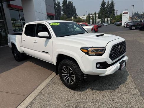 Certified 2023 Toyota Tacoma TRD Sport AWD/4WD image 10