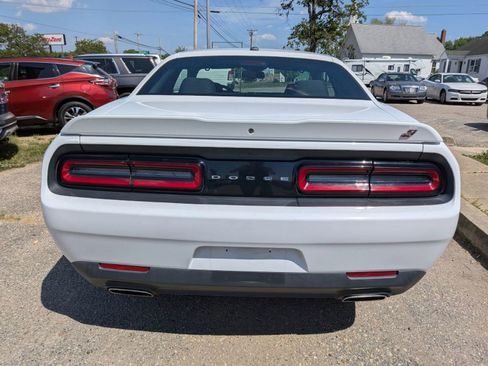 Used 2019 Dodge Challenger SXT AWD/4WD image 4