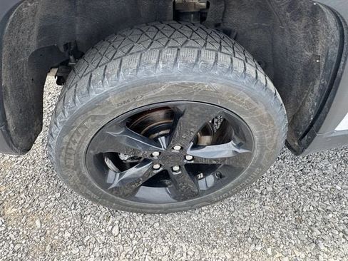 Used 2023 Jeep Grand Cherokee Altitude image 41