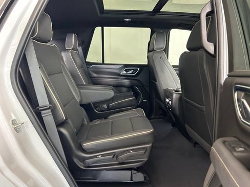 Used 2024 GMC Yukon SLT w/ SLT Premium Package AWD/4WD image 27