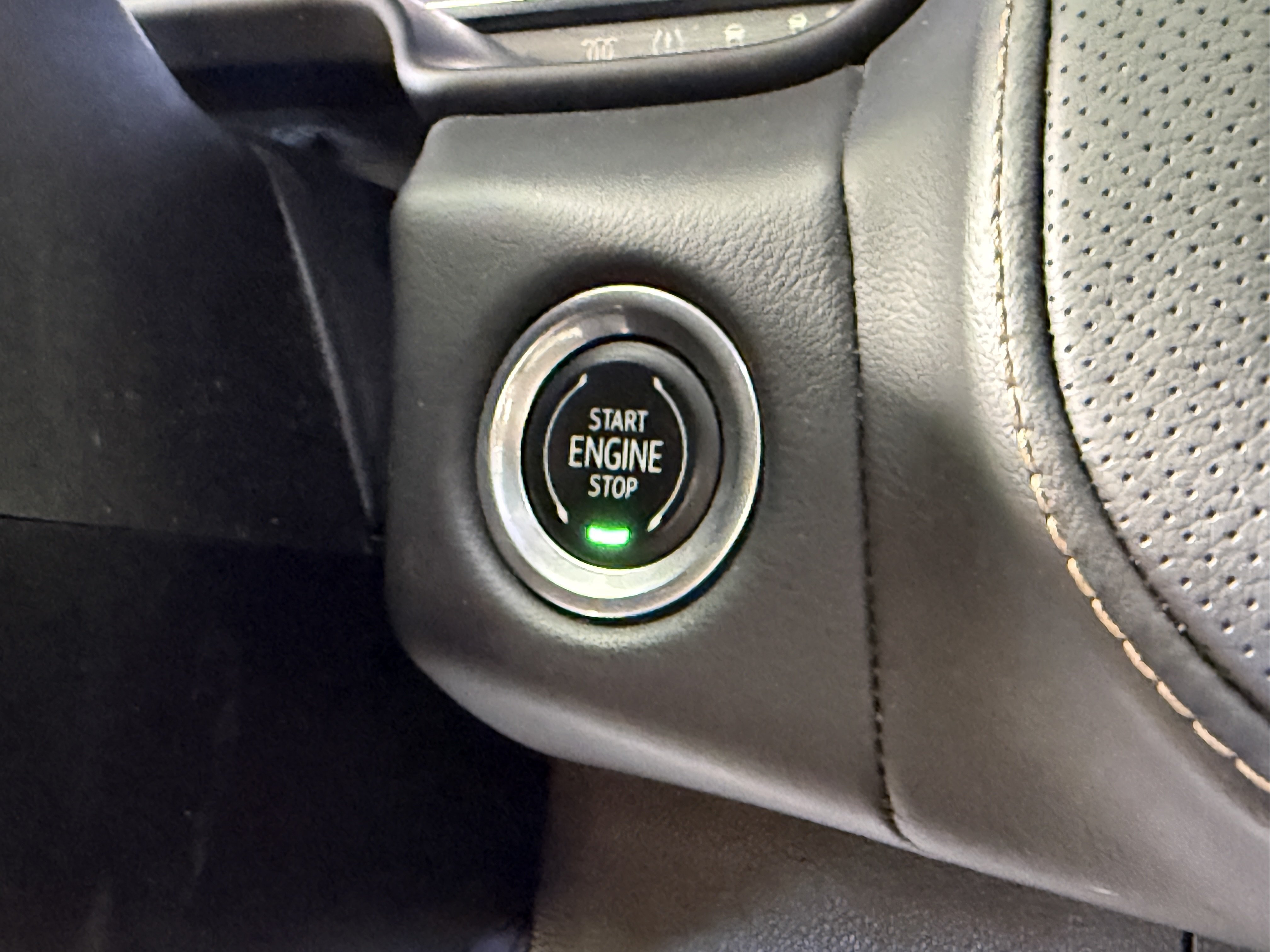 Used 2023 GMC Yukon AT4 w/ AT4 Premium Package AWD/4WD image 32