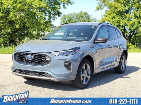 Used 2024 Ford Escape ST-Line w/ Tech Pack #1 AWD/4WD image 2