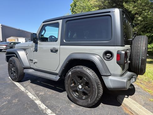 Certified 2021 Jeep Wrangler Sport AWD/4WD image 5