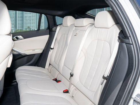 Used 2022 BMW X6 xDrive40i w/ M Sport Package AWD/4WD image 18