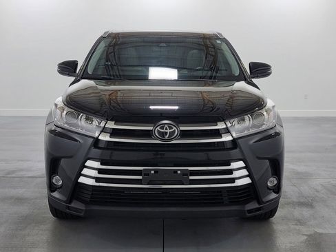 Used 2019 Toyota Highlander Limited w/ Protection Package #3 image 3