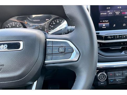 Used 2023 Jeep Compass Limited AWD/4WD image 12