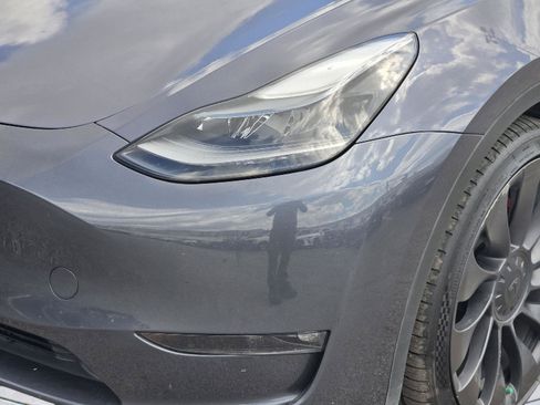 Used 2023 Tesla Model Y Performance AWD/4WD image 10